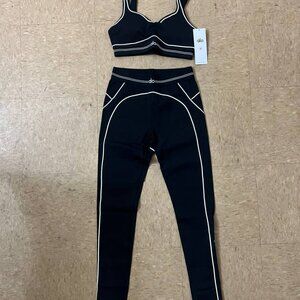 Alo Yoga Black & White Activewear Set – Sports Bra + Leggings (Size M)